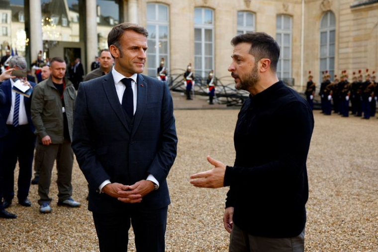 Emmanuel Macron et Volodymyr Zelensky après une réunion à l'Élysée