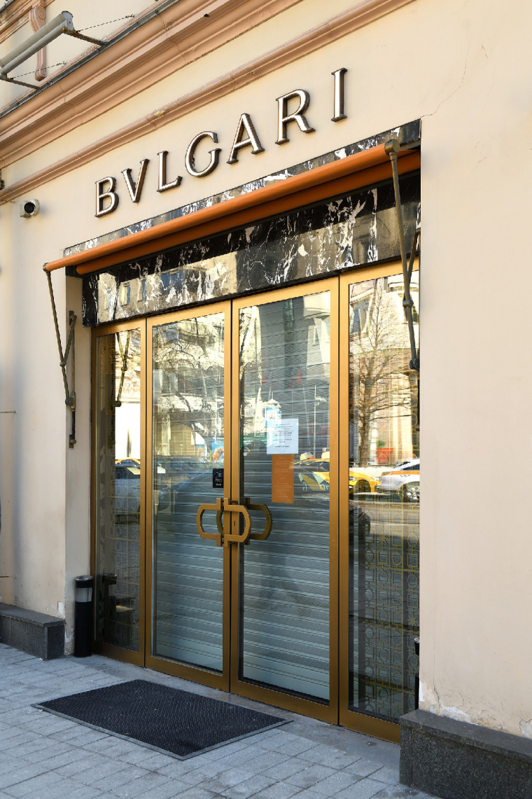 Chanel, LVMH, Kering: les marques de luxe se mobilisent pour l’Ukraine - boutiques fermées