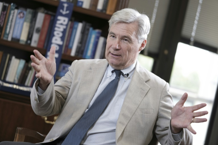 Le sénateur démocrate Sheldon Whitehouse le 8 juillet 2025 à Washington ( AFP / Oliver Contreras )