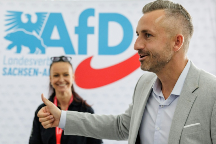 Ulrich Siegmund, tête de liste du parti d’extrême droite Alternative pour l’Allemagne pour les élections régionales en Saxe-Anhalt, lors du congrès régional du parti d’extrême droite Alternative pour l’Allemagne (AfD) à Magdebourg, dans l’est de l’Allemagne, le 11 juillet 2026 ( AFP / Jens SCHLÜTER )