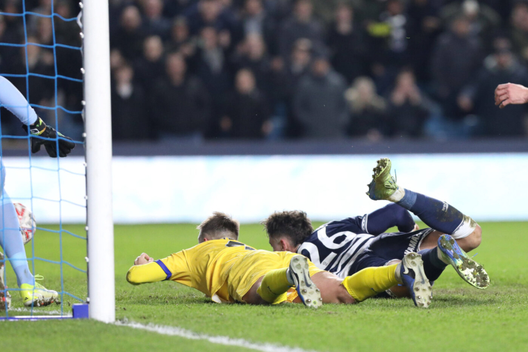 Le but de la tête le plus bas de l'histoire du football marqué par Millwall ?