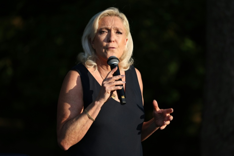 Marine Le Pen à Liévin dans le Pas-de-Calais le 4 juillet 2026 ( AFP / SIMON WOHLFAHRT )