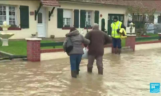 France : l'eau envahit de nouveau les maisons dans le Pas-de-Calais