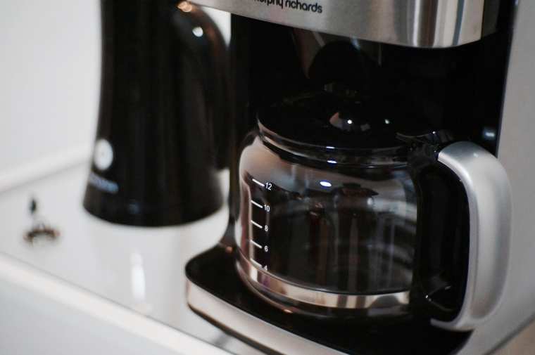 Le prix des cafetières électriques a augmenté de 17,2 % en un an (illustration). (Pixabay / funsworks)