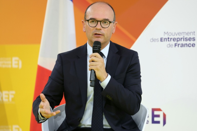 Le ministre de l'Industrie Sébastien Martin s'exprime lors de la "Rencontre des Entrepreneurs de France", l'événement de rentrée du Medef, à Paris, le 26 août 2026 ( AFP / Thomas SAMSON )
