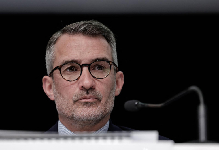 Le directeur général de Casino Philippe Palazzi à l'assemblée générale du 11 juin 2024 ( AFP / STEPHANE DE SAKUTIN )