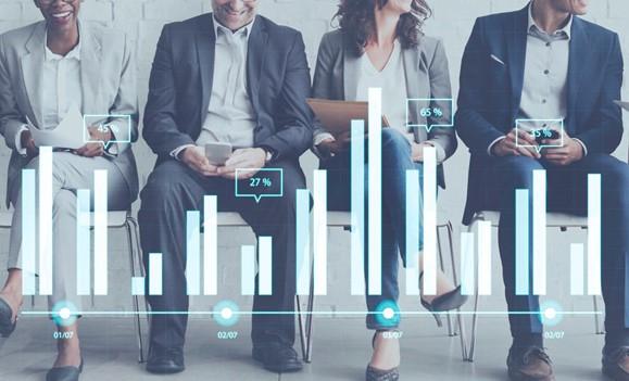 En 2021, le revenu moyen dans la fonction publique dépassait celui du privé, mais cet écart s'inverse en défaveur des agents publics une fois corrigé pour le temps de travail. (Crédit photo : 123RF)