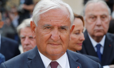 JEAN-PIERRE RAFFARIN APPORTE SON SOUTIEN À EMMANUEL MACRON