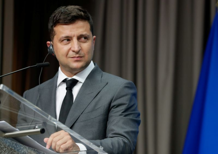 UKRAINE: UN CONSEILLER DU PRÉSIDENT VISÉ PAR DES COUPS DE FEU, SON CHAUFFEUR BLESSÉ