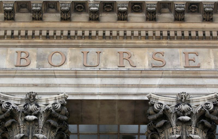 Le mot « Bourse » sur la façade du Palais Brongniart, ancienne Bourse de Paris