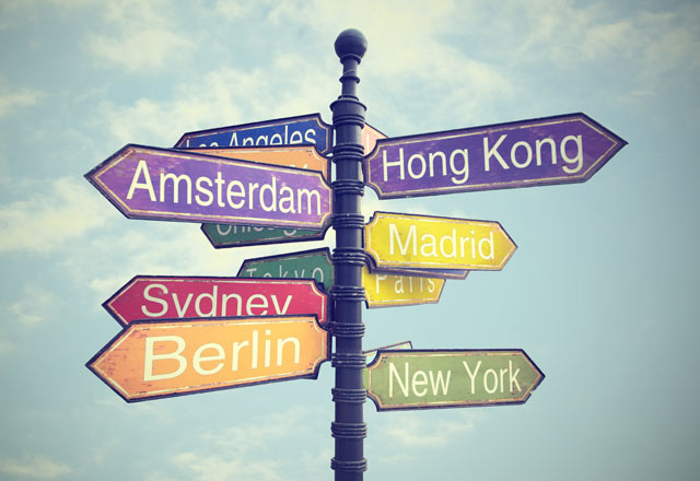 Les bons réflexes à adopter lorsqu'on retire de l'argent à l'étranger avec sa carte bancaire. (Crédits:Adobe Stock)