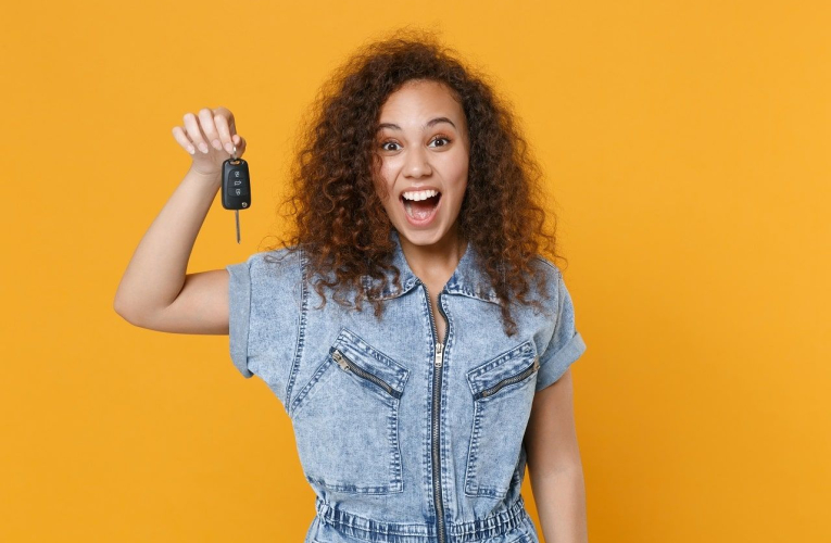 De plus en plus d'adolescents conduisent des voitures sans permis (Crédits photo : Adobe Stock -  )