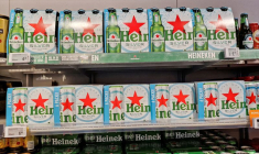 Des bouteilles de Heineken Silver dans un supermarché d'Amsterdam