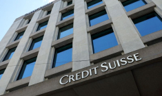 CREDIT SUISSE ENVISAGE DE SUPPRIMER QUELQUE 5.000 EMPLOIS