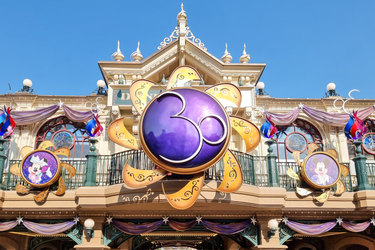 Disneyland Paris fête ses 30 ans. Crédit photo : Adobe Stock