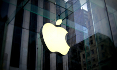 Apple pourrait lancer son premier iPhone pliable fin 2026. (illustration) (matcuz / Pixabay)