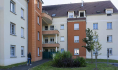 Avec le confinement et les gestes barrière, les assemblée générales de copropriété se font différemment. Le Revenu vous guide. (© Adobestock)