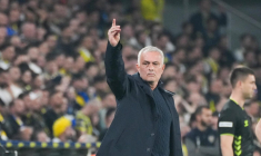 José Mourinho s'en prend une nouvelle fois à Allan Saint-Maximin