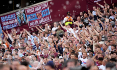 West Ham bannit les écharpes bicolores de son stade pour la réception de Tottenham