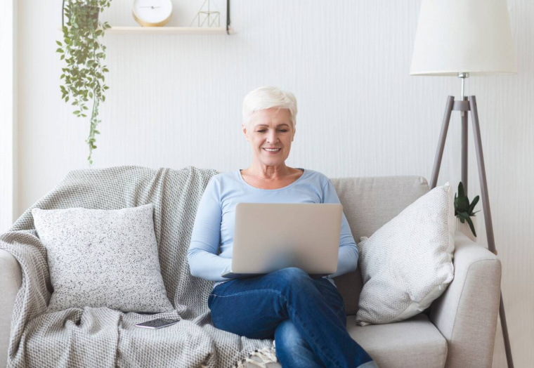 Retraite progressive : pourquoi ne pas la demander en ligne ? / iStock.com - Prostock-Studio