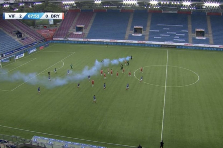 Un spectateur s’introduit sur la pelouse d’un match à huis clos en Norvège