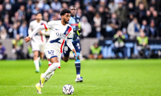 Qui pour remplacer Bradley Barcola au PSG ?