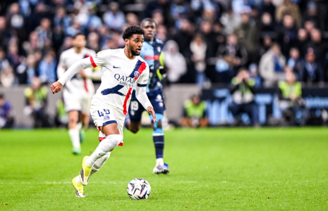 Qui pour remplacer Bradley Barcola au PSG ?