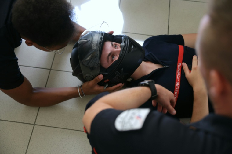 Des pompiers du service d'incendie et de secours (SDIS 77) lors d'un exercice dans la caserne de Ferrières-en-Brie, en Seine-et-Marne, le 10 juillet 2026  ( AFP / Thomas SAMSON )
