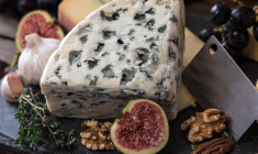 Face à Lactalis, l’inquiétude des défenseurs des AOP roquefort et camembert (Crédit photo: Jez Timms on Unsplash)