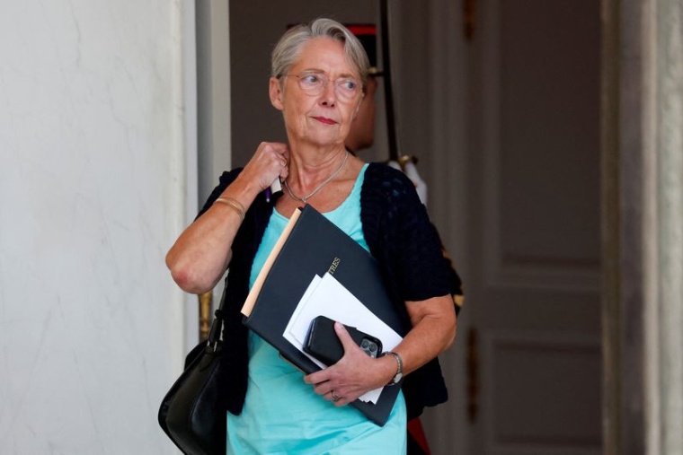 Le Premier ministre français Elisabeth Borne quitte le Palais de l'Elysée