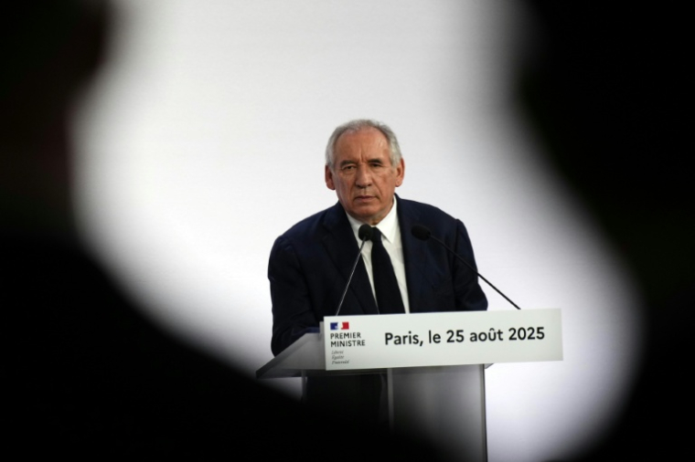 Le Premier ministre François Bayrou s'exprime lors d'une conférence de presse à Paris, le 25 août 2025 ( AFP / Dimitar DILKOFF )