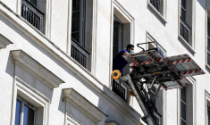 Un déménagement n'est payable qu'à la restitution des meubles, a tranché la Cour des comptes. ( AFP / ALAIN JOCARD )