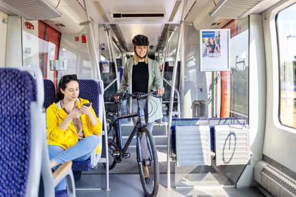 Les abonnements multimodaux facilitent les déplacements en combinant train, bus, métro et vélo. ( crédit photo : Getty Images )