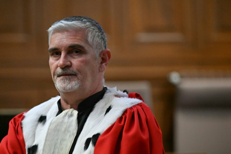Le procureur Dominique Sie lors du procès en appel des viols de Mazan au palais de justice de Nîmes, le 9 octobre 2025 dans le Gard ( AFP / Gabriel BOUYS )
