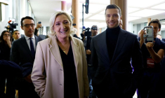 Marine Le Pen, présidente du groupe parlementaire du Rassemblement national (RN), est vue à Paris, France