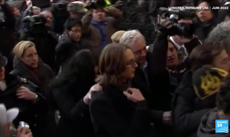 Journée décisive pour Julian Assange : un dernier recours contre son extradition ?