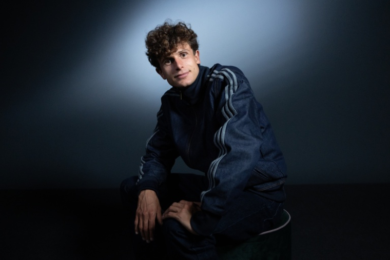 Hugo Deck, vainqueur de la Diagonale des Fous 2026, photographié à Paris le 23 octobre 2026 ( AFP / Simon WOHLFAHRT )