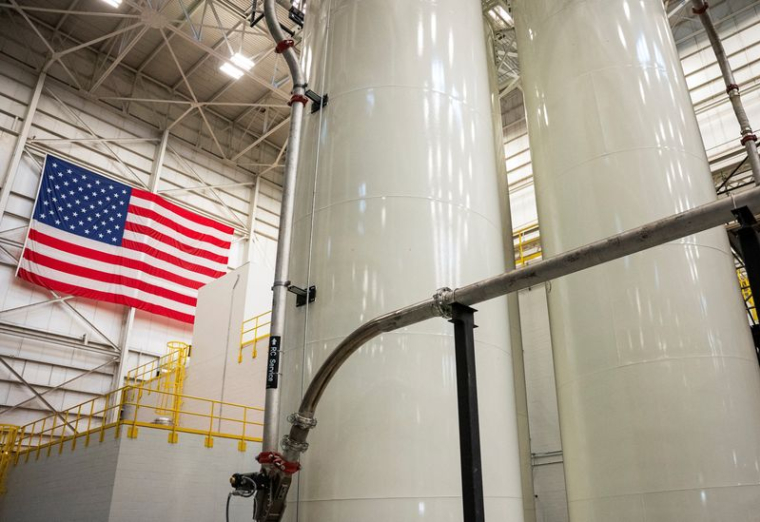 Silos sur le site de Riverside de NOVONIX à Chattanooga, aux États-Unis