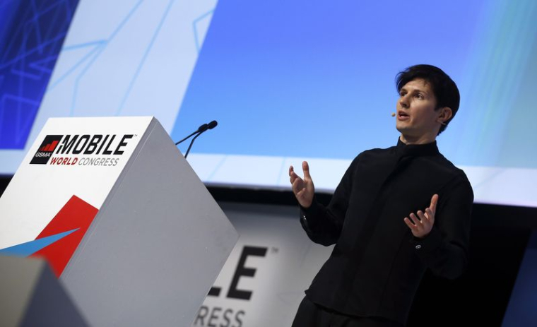 Le fondateur et directeur général de Telegram, Pavel Durov, prononce un discours d'ouverture lors du Mobile World Congress à Barcelone