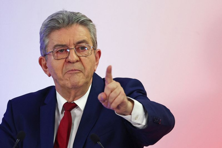 Le leader de LFI Mélenchon soutient la liste "Etre Bondy" pour les prochaines élections municipales, à Bondy