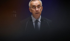 Le procureur antiterroriste français Christen s'adresse à la presse à Paris, à la suite de la fusillade survenue le 23 octobre à Trappes, au cours de laquelle Pengo Bossio Wangi, âgé de 26 ans, a été tué