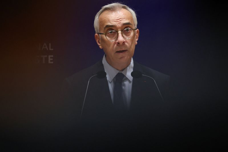 Le procureur antiterroriste français Christen s'adresse à la presse à Paris, à la suite de la fusillade survenue le 23 octobre à Trappes, au cours de laquelle Pengo Bossio Wangi, âgé de 26 ans, a été tué