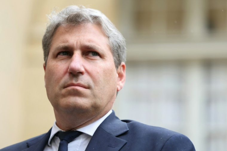 Le président du groupe Les Républicains au Sénat, Mathieu Darnaud, après avoir assisté à une réunion à l'Hôtel de Matignon à Paris, le 2 septembre 2025 ( AFP / Thomas SAMSON )