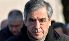 François Fillon à Sable-sur-Sarthe, le 11 décembre 2022. ( AFP / JEAN-FRANCOIS MONIER )