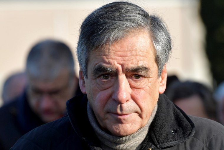 François Fillon à Sable-sur-Sarthe, le 11 décembre 2022. ( AFP / JEAN-FRANCOIS MONIER )