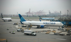 Des avions sur le tarmac de l'aéroport de Neward, dans le New Jersey, le 7 mai 2025 ( AFP / Kena Betancur )