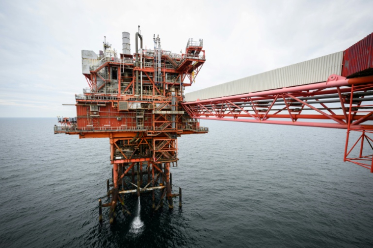 Une plateforme d'extraction en mer du Nord, le 17 juin 2024 ( POOL / Leon Neal )