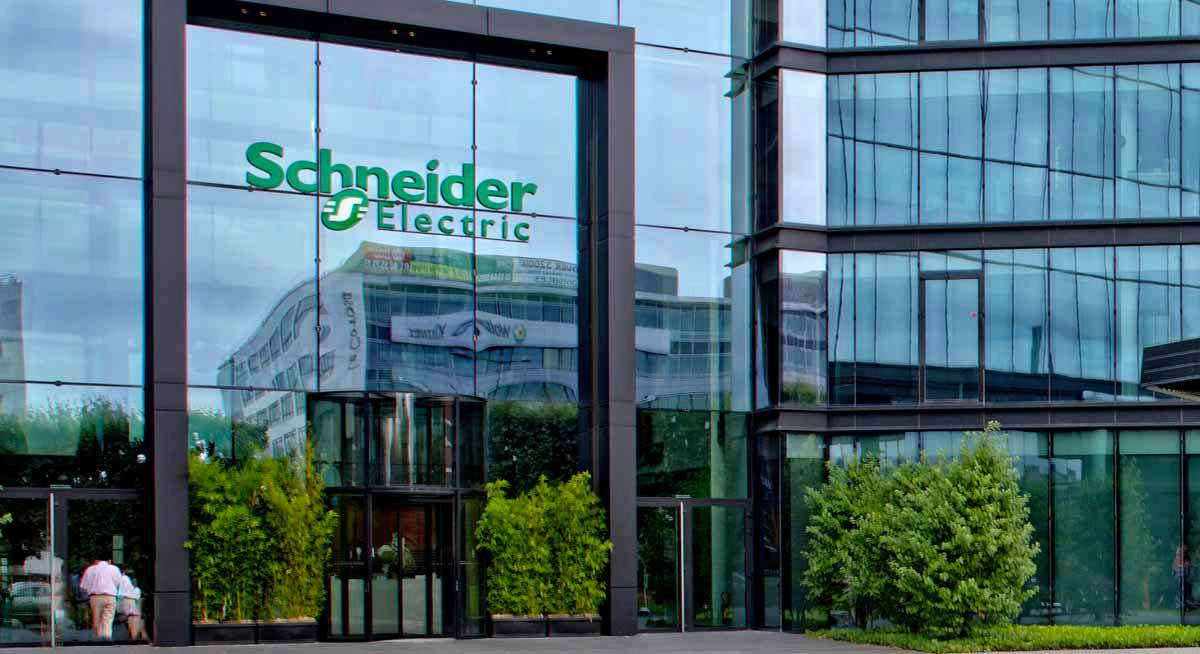 Le titre gagne 17% en un an. (© Schneider Electric)