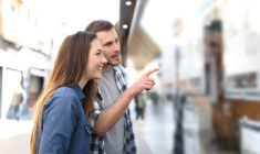 Malgré une tendance à la baisse des prix, beaucoup d'acquéreurs (53 %) semblent encore hésiter à se lancer dans l'aventure immobilière.  (Crédit photo : 123RF)