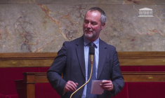 Loi sur le 1er-Mai: les députés de gauche chantent la Marseillaise à l'Assemblée